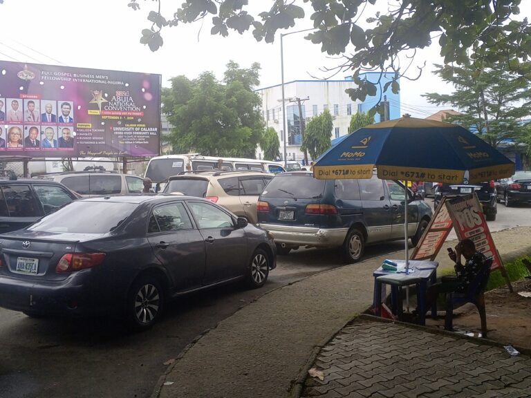 Long queue at the NNPC fuel station in Stadium junction Calabar